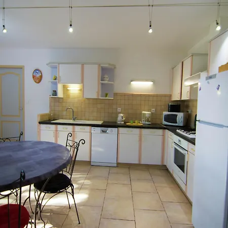 In With Private Pool Lédenon