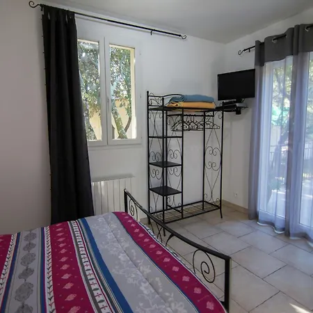 In With Private Pool * Lédenon