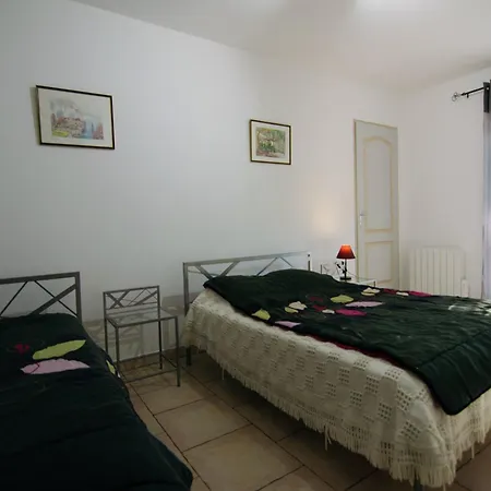 In With Private Pool Lédenon